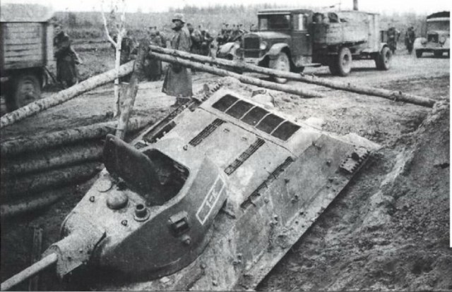 Т-34-76 брошенный.jpg